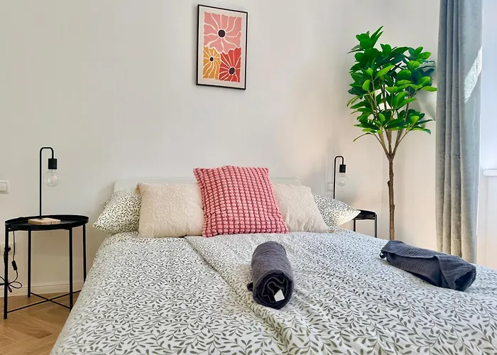 Διαμέρισμα Stylish With Balcony Near Center *