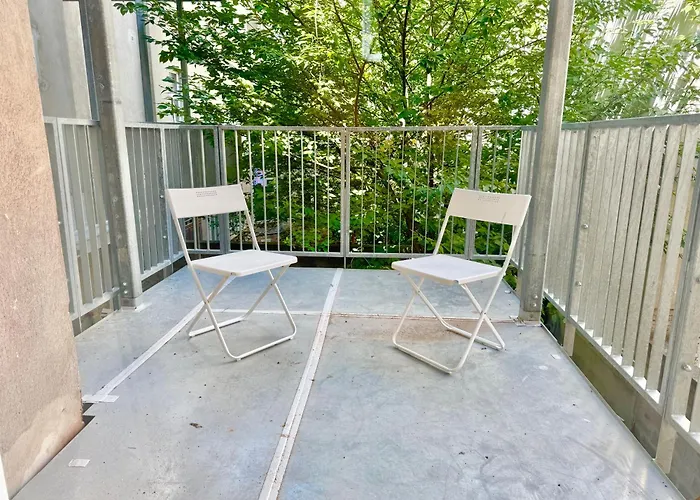 Stylish With Balcony Near Center Apartment Wien