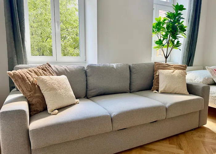 Stylish With Balcony Near Center Διαμέρισμα